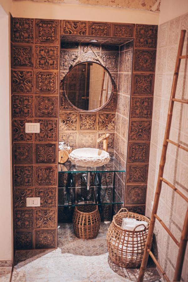 Amira 1899 Luxury Suite Галатина Экстерьер фото