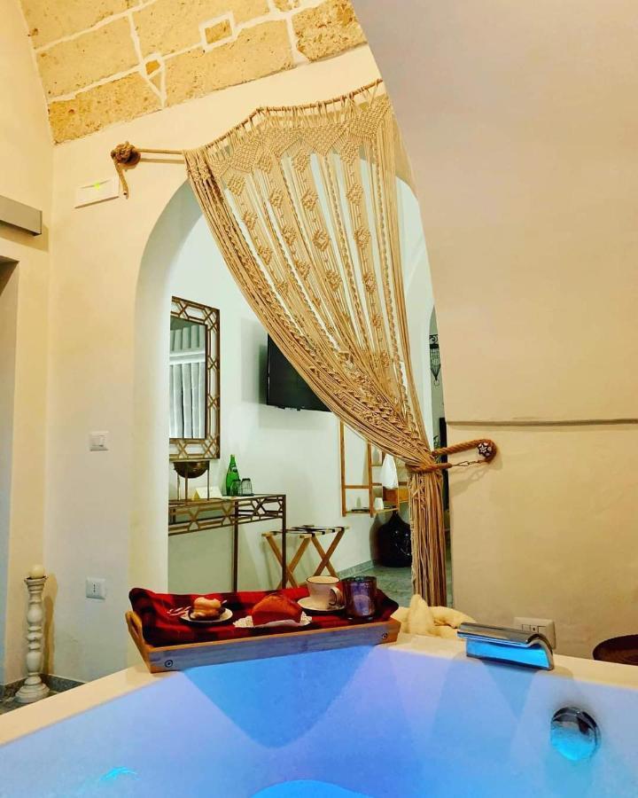 Amira 1899 Luxury Suite Галатина Экстерьер фото
